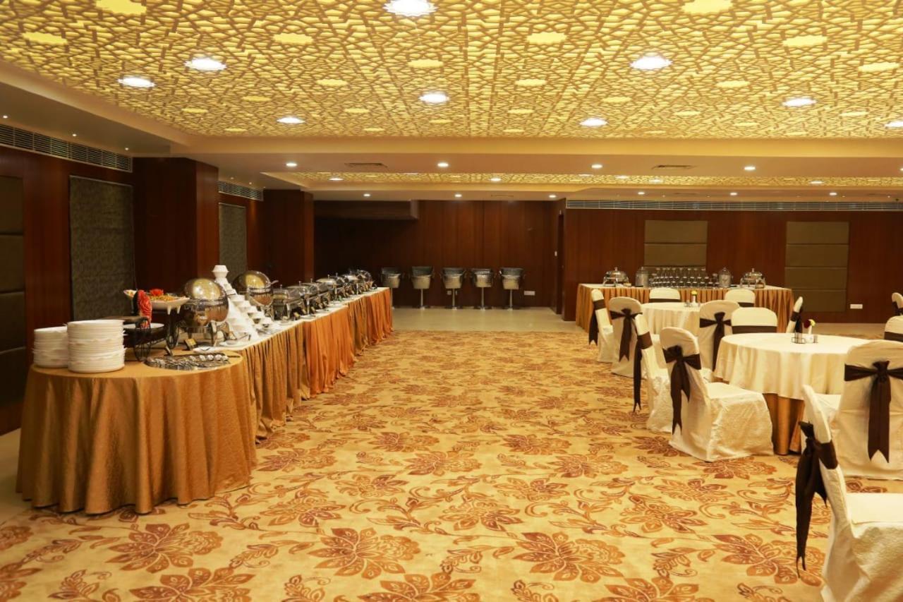 Olive Tree Hotel Vijayawada Bagian luar foto